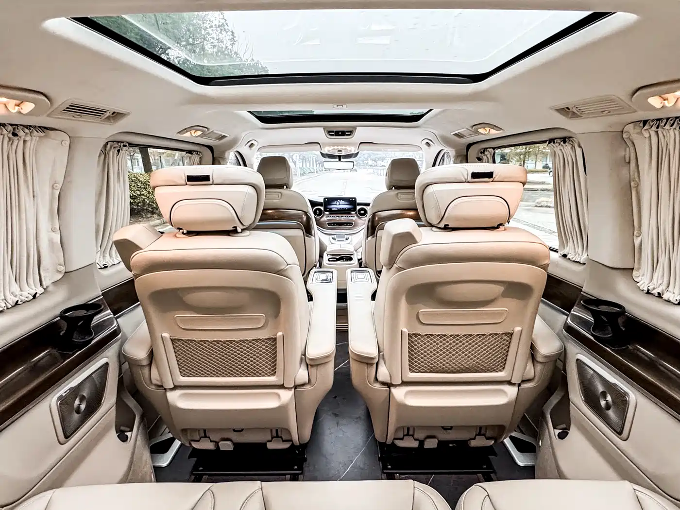 Mercedes-Benz V-Class 2022 V 260 L Long Wheelbase Luxury Edition фото 24