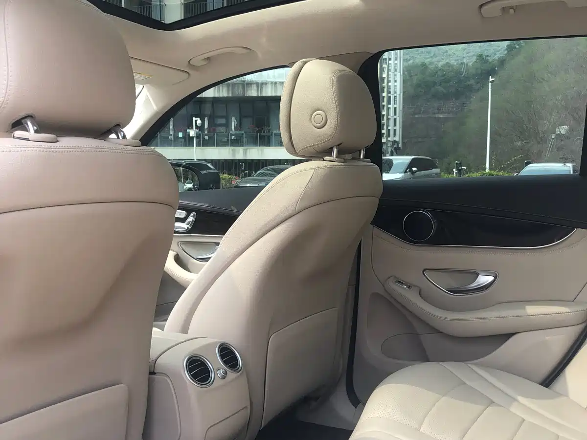 Mercedes-Benz GLC 2016 GLC 260 4MATIC Luxury фото 14