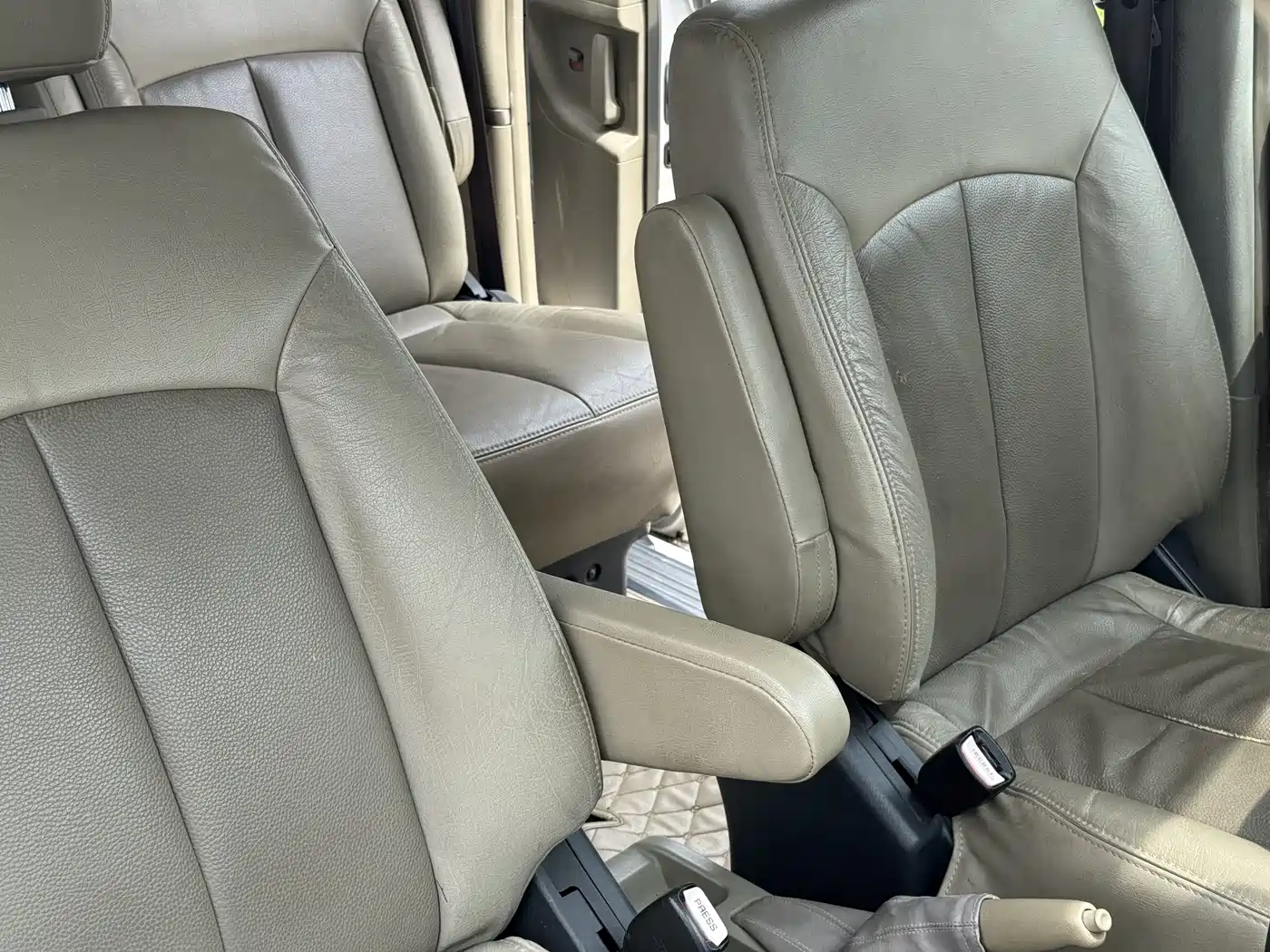 Dongfeng Yuxuan 2010 2009 2.0L Manual Luxury