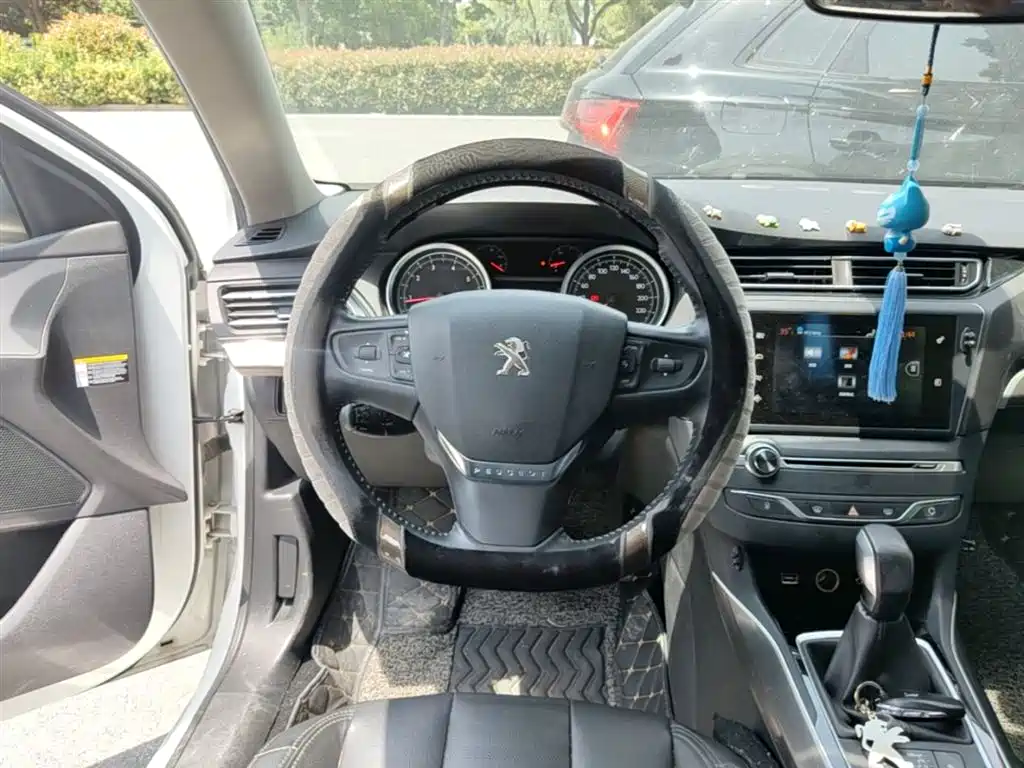 Peugeot 408 2016 1.6T Automatic Luxury Edition фото 11