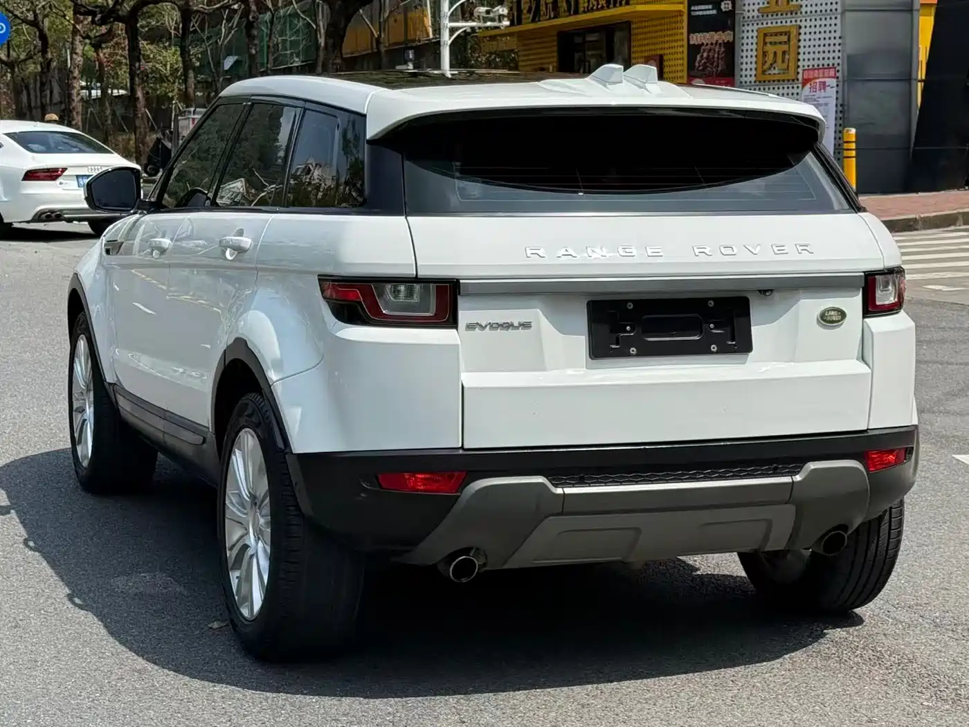 Land Rover Range Rover Evoque 2018 240PS SE Smart Edition фото 6