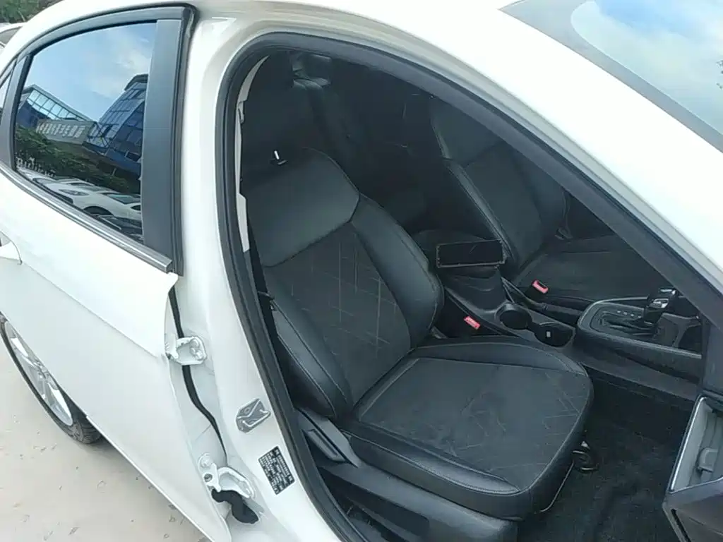 Фото 25 - Ford Escort