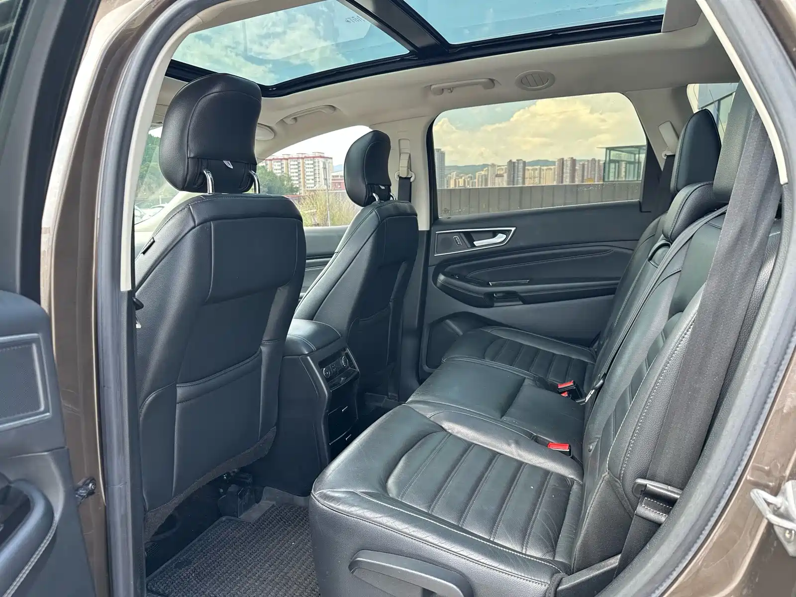 Фото 6 - Ford Edge