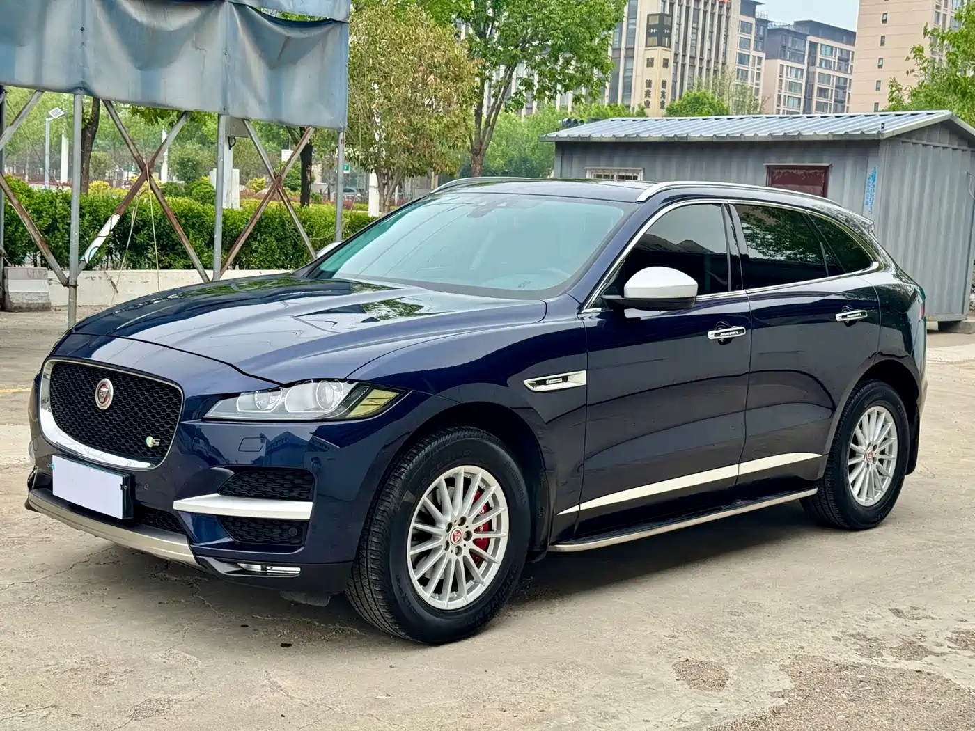 Jaguar F-PACE 2017 2016 2.0T FWD Urban Premium Edition