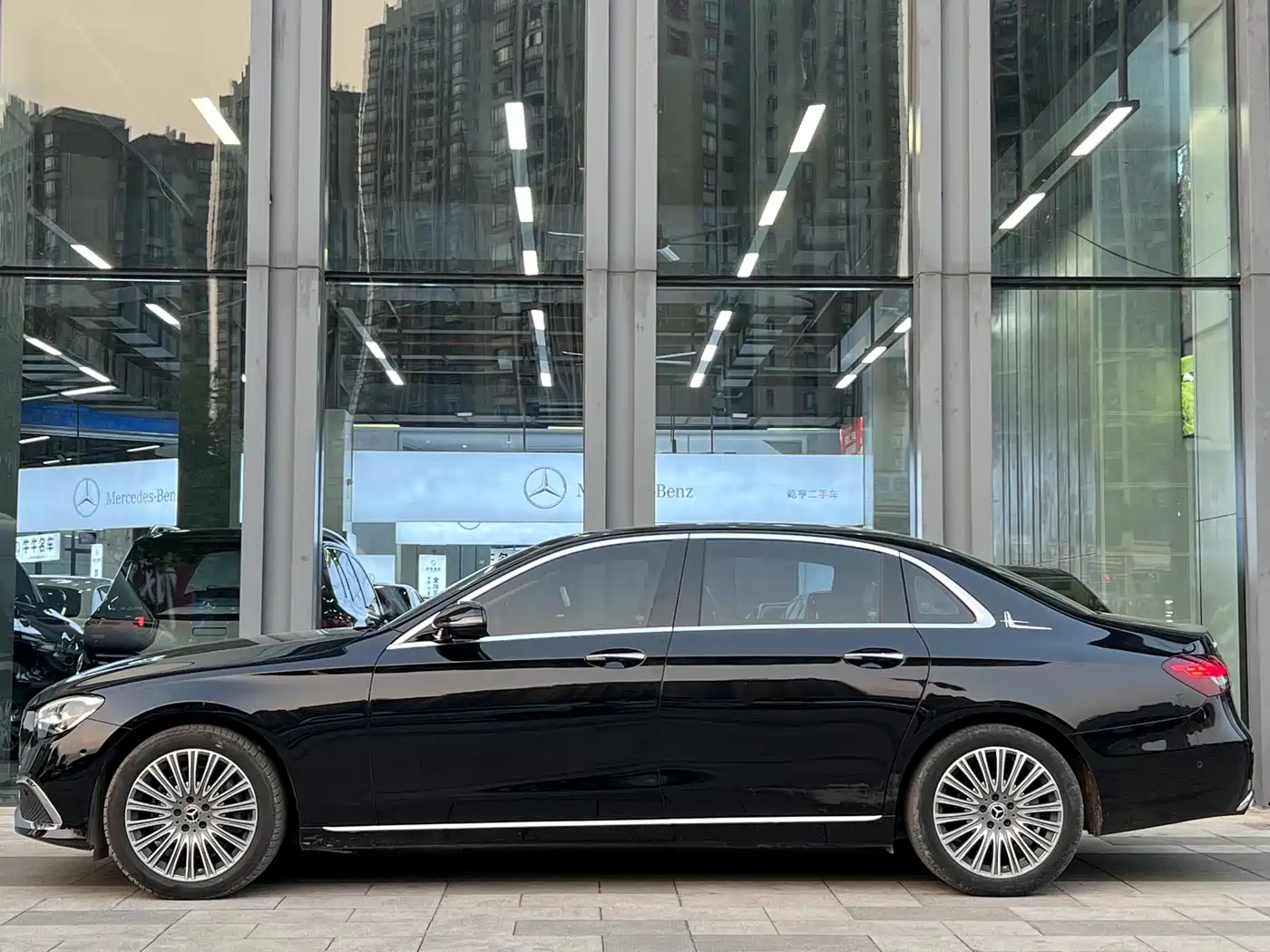 Mercedes-Benz E-Class 2022 E 300 L Luxury фото 2