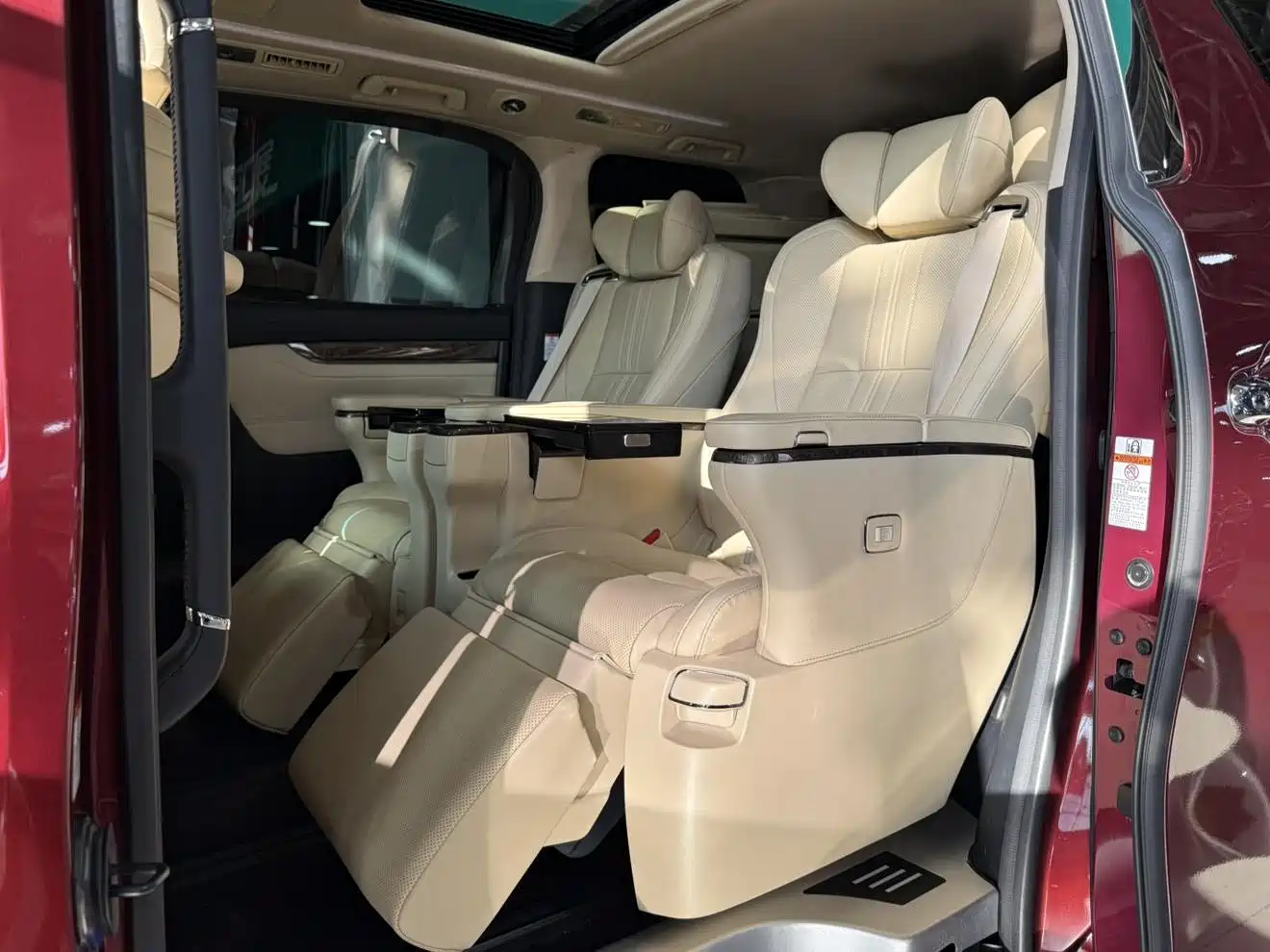 Toyota Alphard 2021 Hybrid 2.5L Premium фото 7