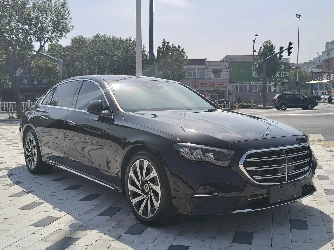 Mercedes-Benz E-Class 2024 Model E 300 L Luxury фото 3