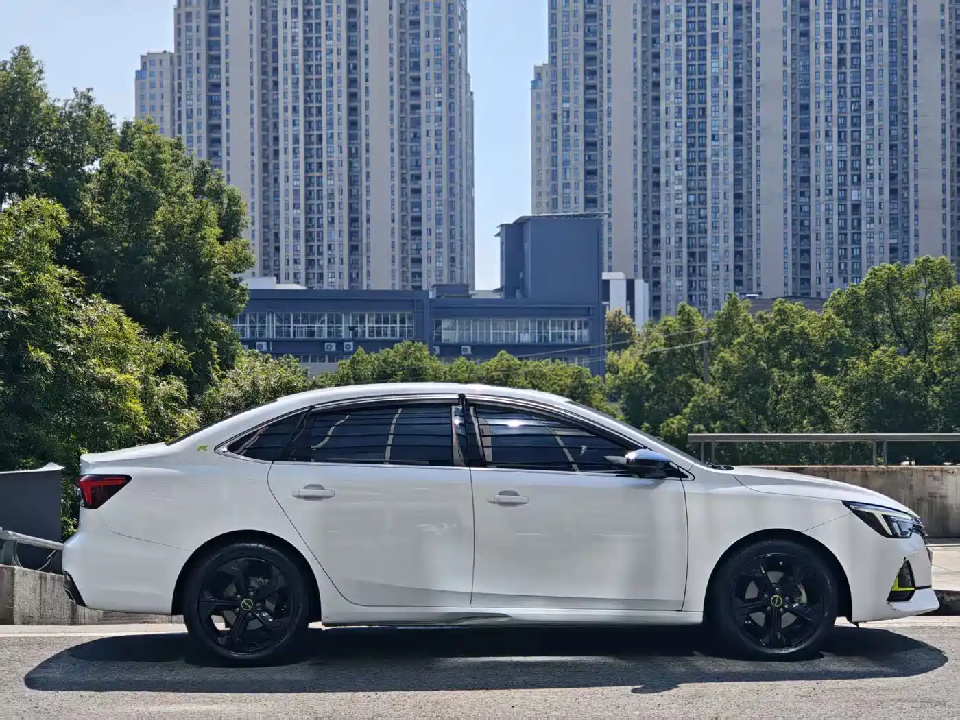 Roewe i6 MAX EV 2021 2020 Model 1.5T PHEV Cool Edition