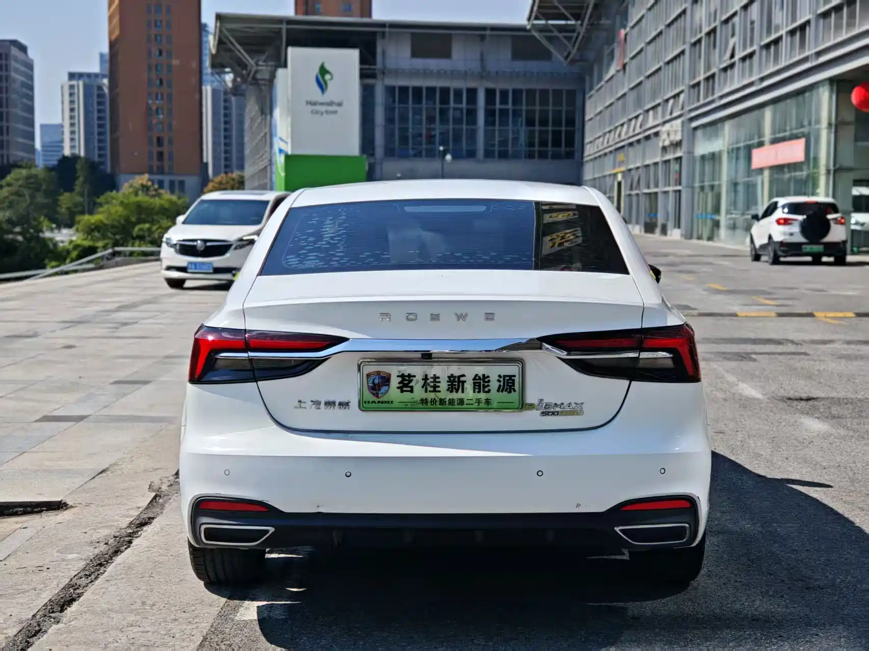 Фото 14 - Roewe i6 MAX EV