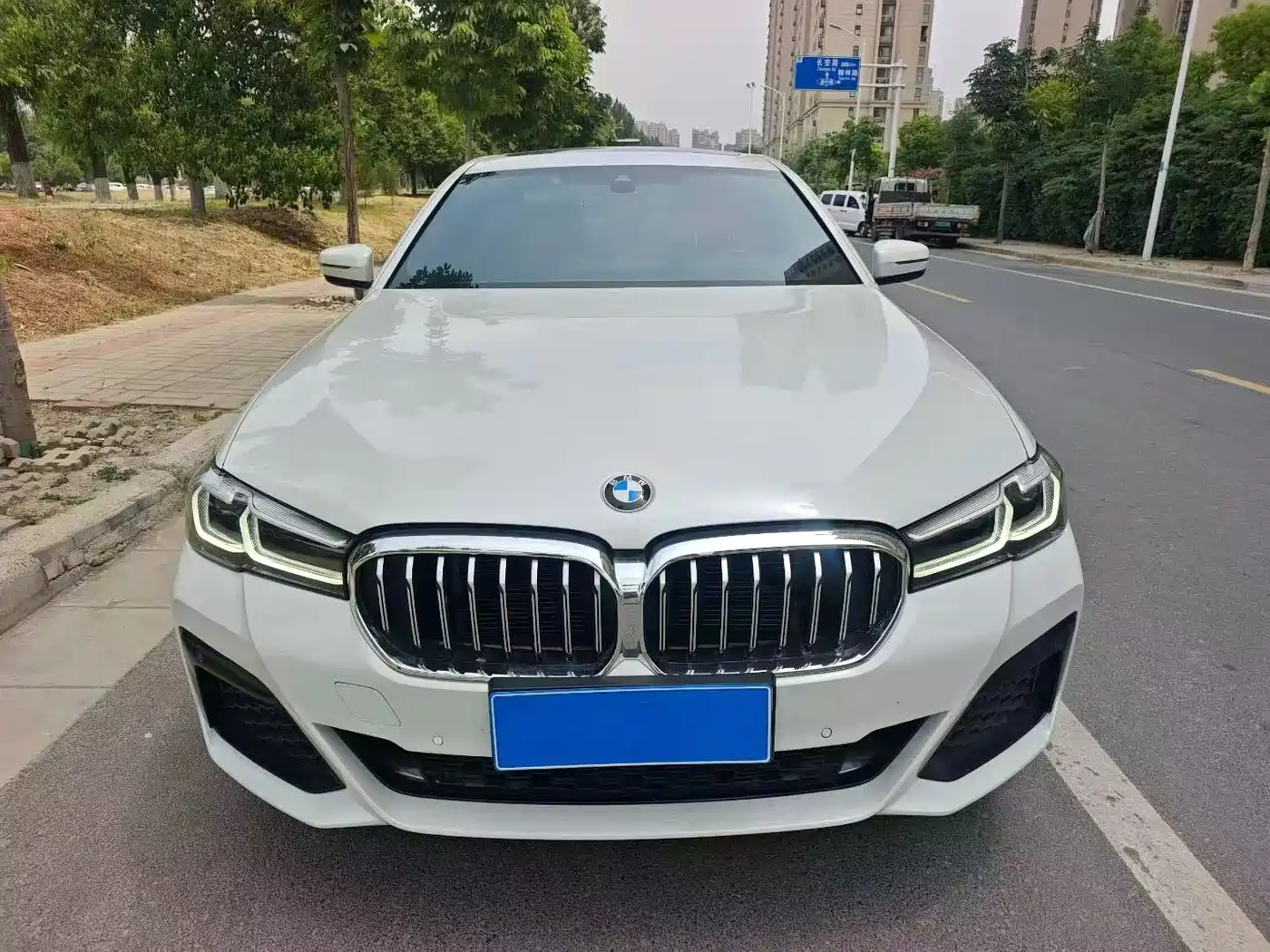 BMW 5 Series 2022 530Li Leading M Sport Package фото 2