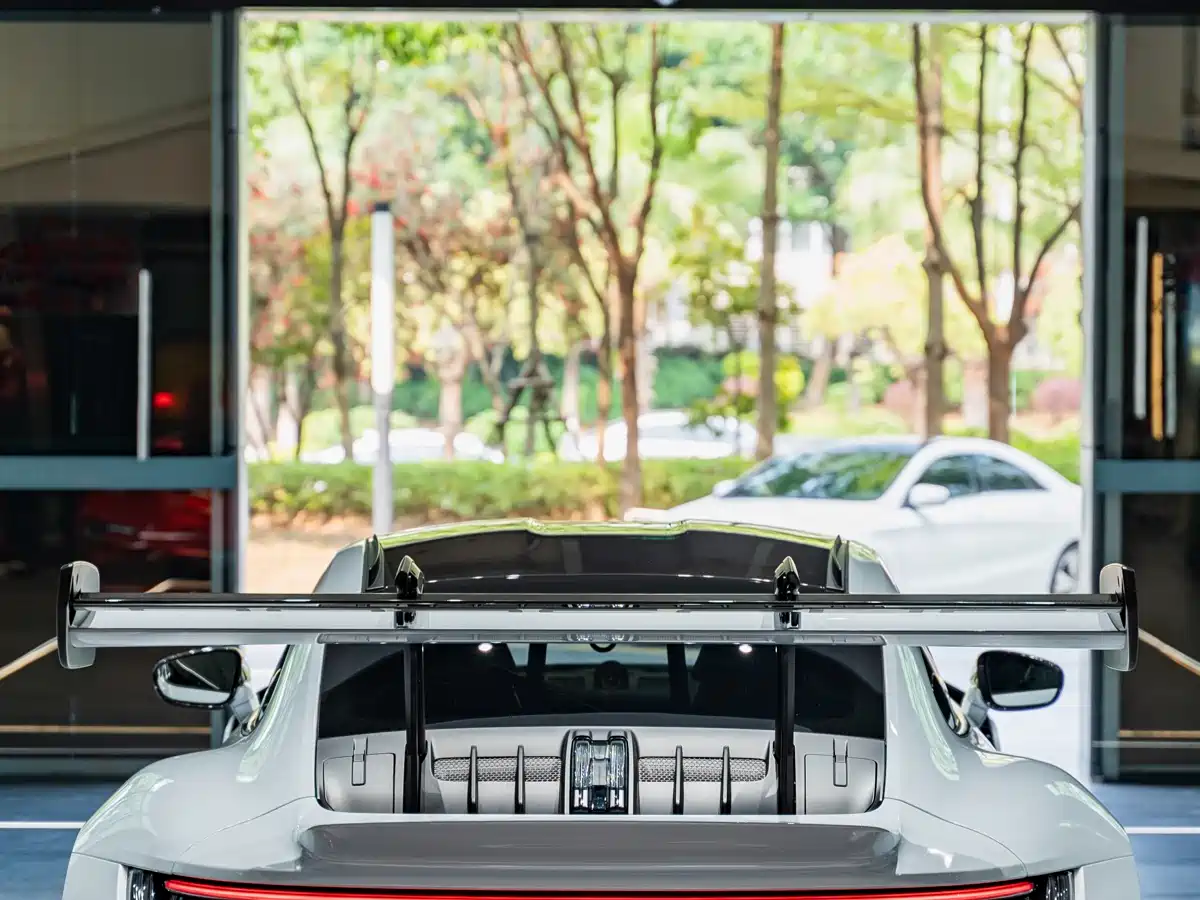 PORSCHE 911
