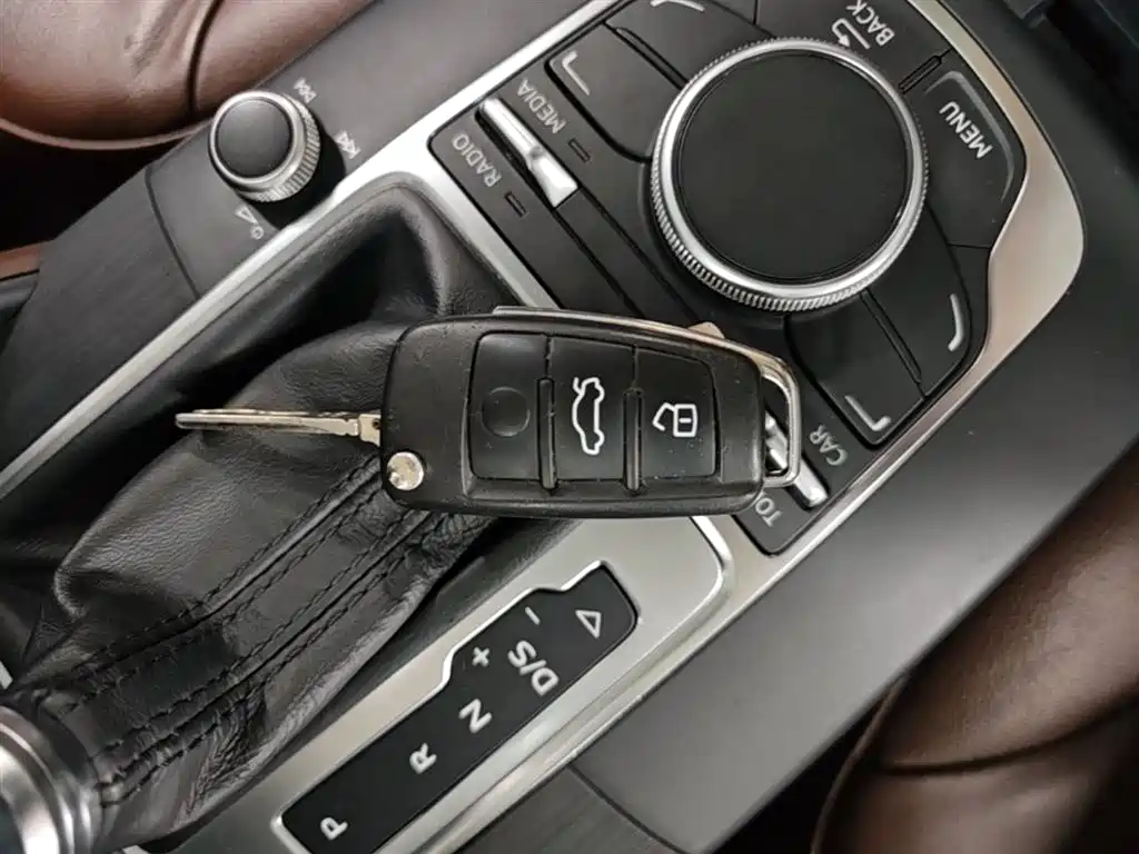 Audi A3 2014 Sportback 35 TFSI Automatic Comfort фото 9