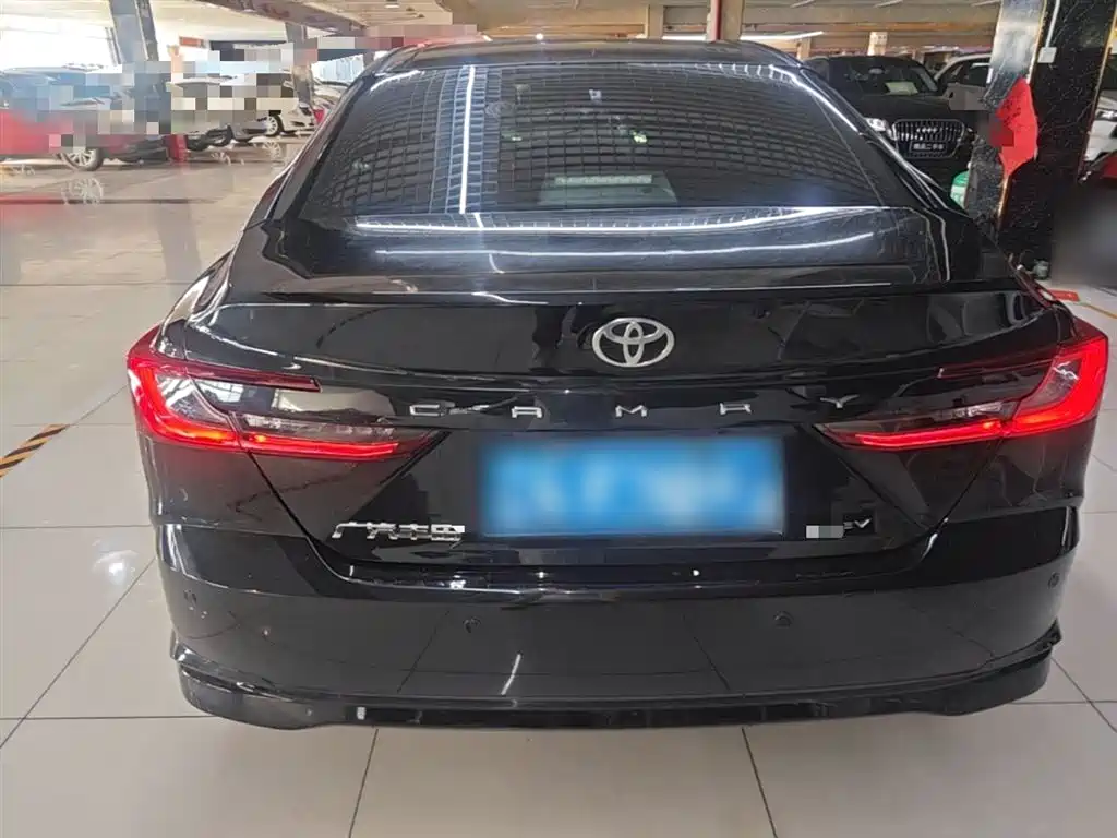 Toyota Camry 2024 Hybrid 2.0HE Elite Edition фото 6