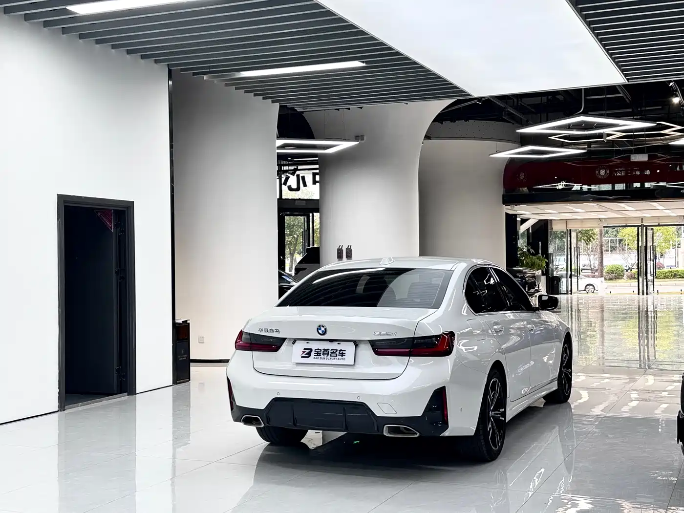 BMW 3 Series 2024 325i M Sport Package фото 17