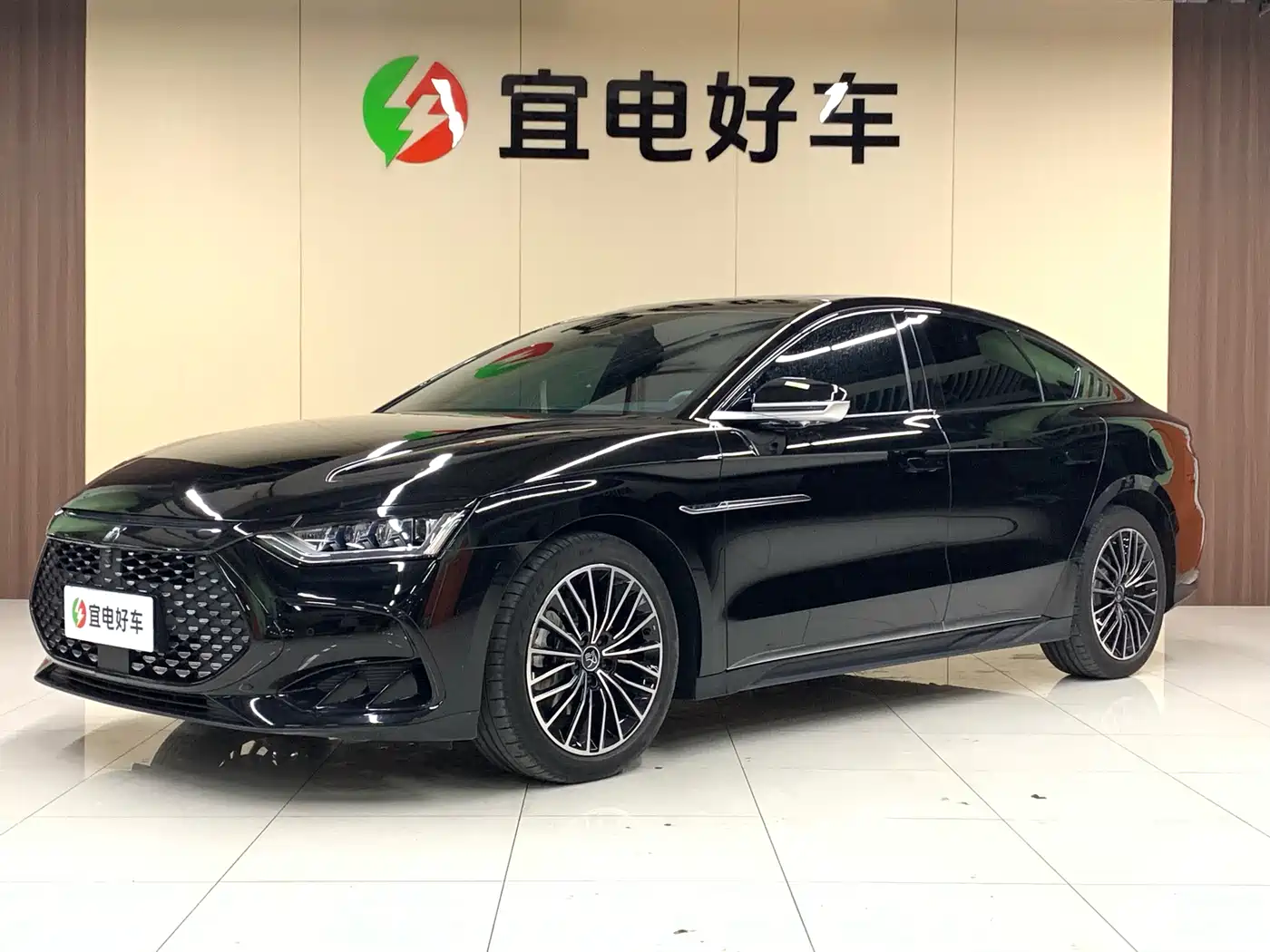BYD Han 2024 DM-i Glory Edition 121KM Honor