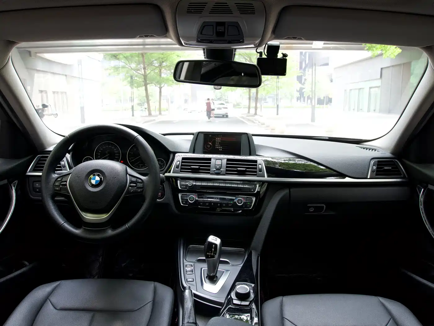 BMW 3 Series 2016 320Li Fashion Model фото 15