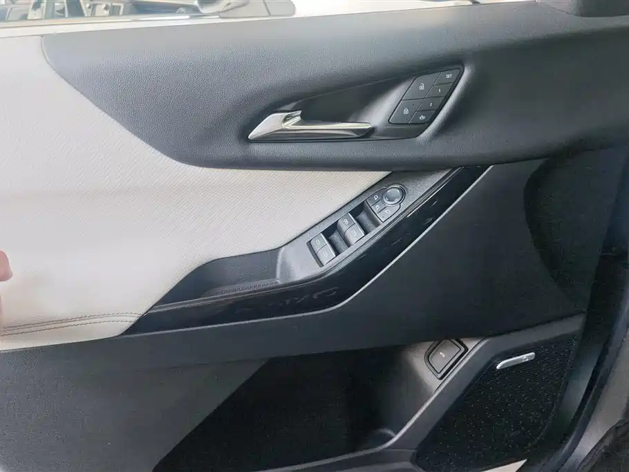 Chevrolet Equinox Plus 2024 155km ACTIV Ultimate Edition фото 7