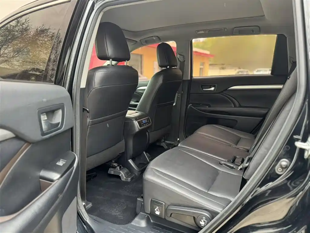 Toyota Highlander 2017 2.0T 2WD Premium 7-Seater фото 15
