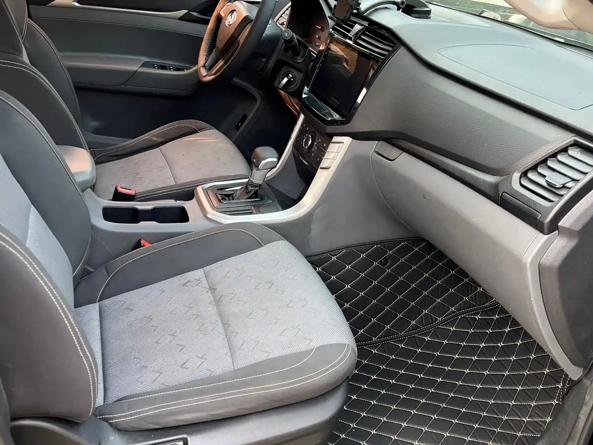 SAIC MAXUS CHASE T60