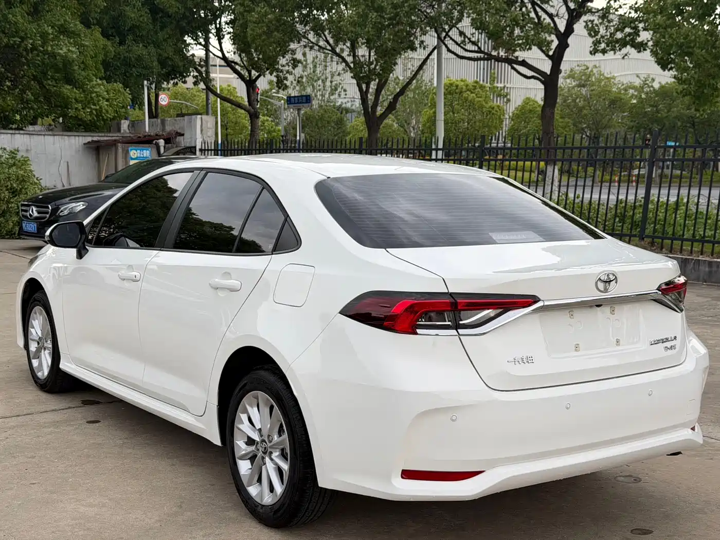 Toyota Corolla 2021 1.2T S-CVT Elite PLUS Edition фото 4