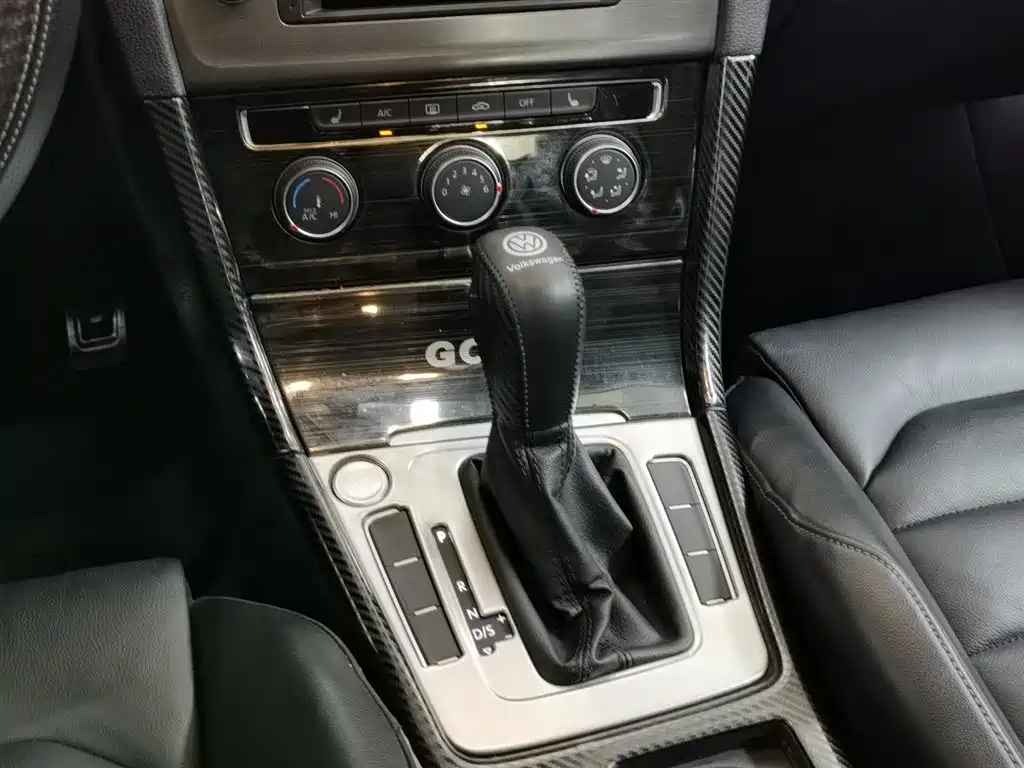 Volkswagen Golf 2016 230TSI Automatic Luxury фото 13