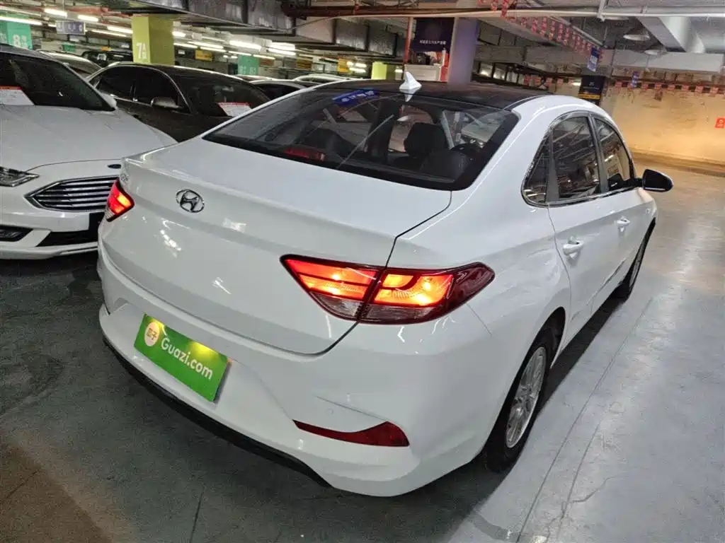 Hyundai Elantra 2018 1.6L Automatic Pleasing Edition GL China VI фото 7