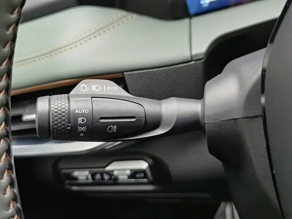 Geely Haoyue L 2023 2023 2.0T DCT Premium Model