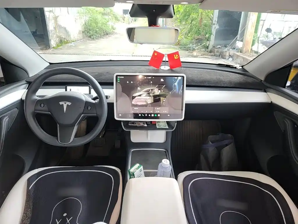 Фото 10 - Tesla Model Y