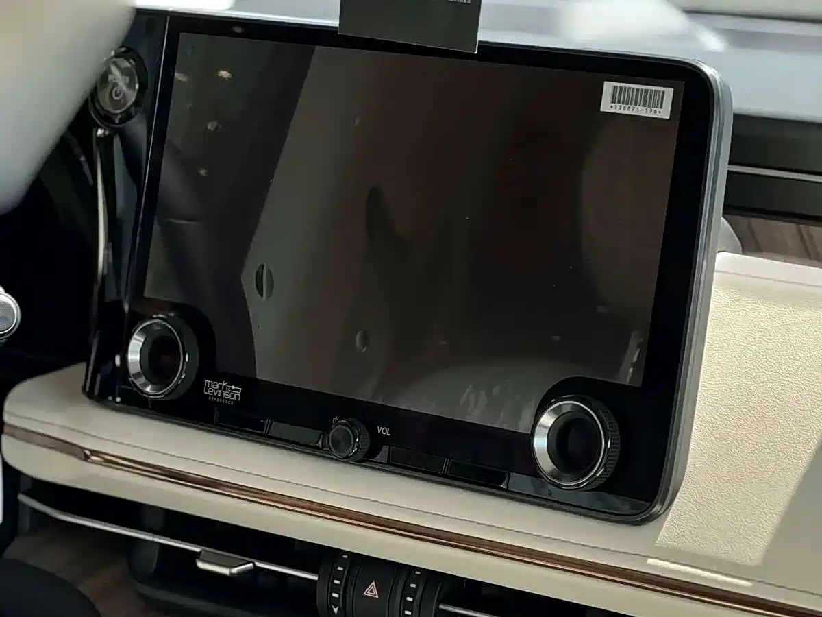 Lexus LM 2025 Model 500h Six-Seater Prestige Edition фото 10