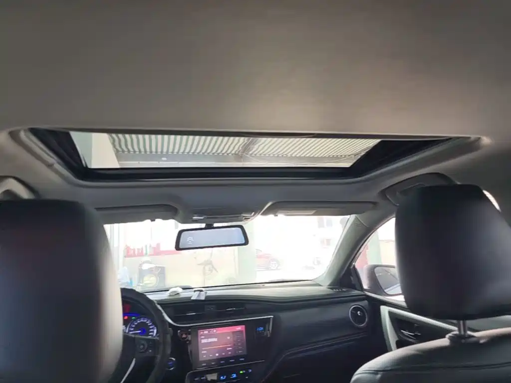 Toyota Corolla Twin Engine E+ 2019 2019 1.8L E-CVT Luxury Edition