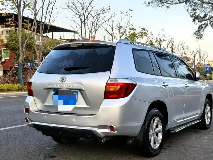 Toyota Highlander 2009 2.7L 2WD 5-seater Sport Edition фото 9