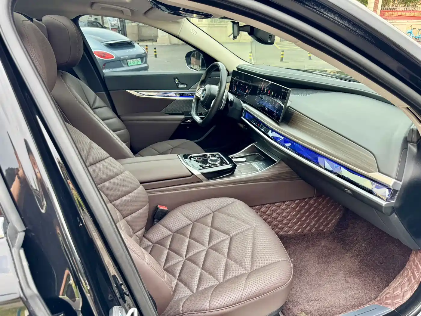 BMW 7 Series 2023 Model 735Li Luxury Package фото 10