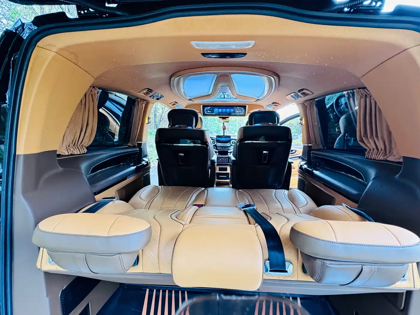 Mercedes-Benz Vito 2021 2.0T Business Edition 7-seater фото 16
