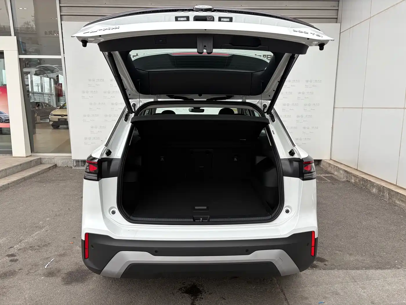 Volkswagen Tayron 2026 Model Tayron L 300TSI 2WD Elite фото 13