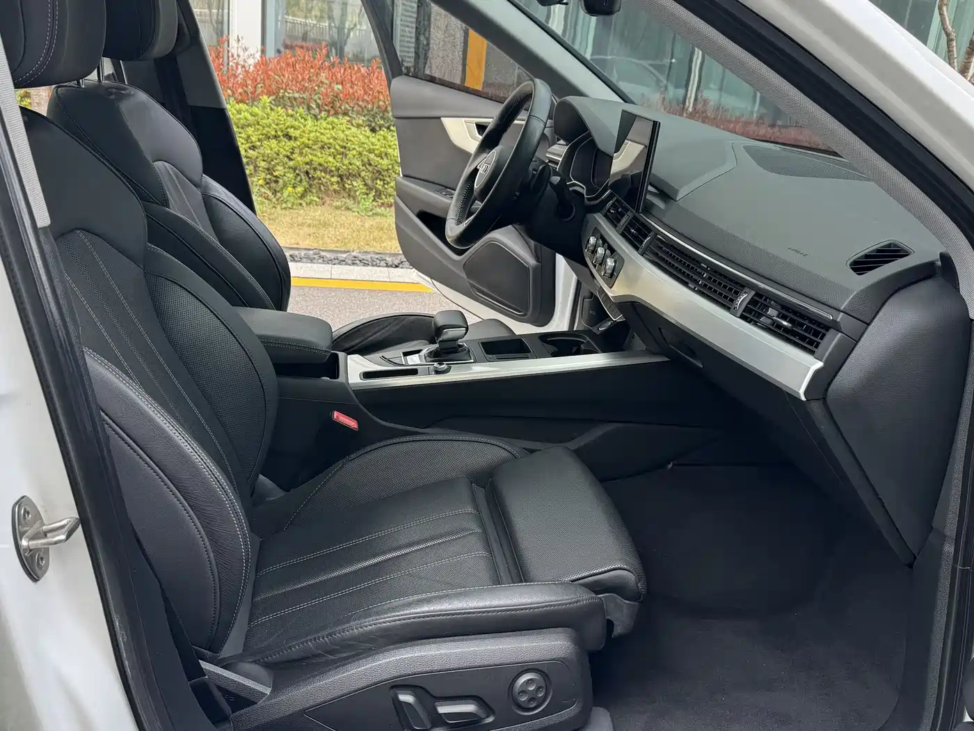 Audi A4L 2020 40 TFSI Fashion Dynamic Edition фото 33