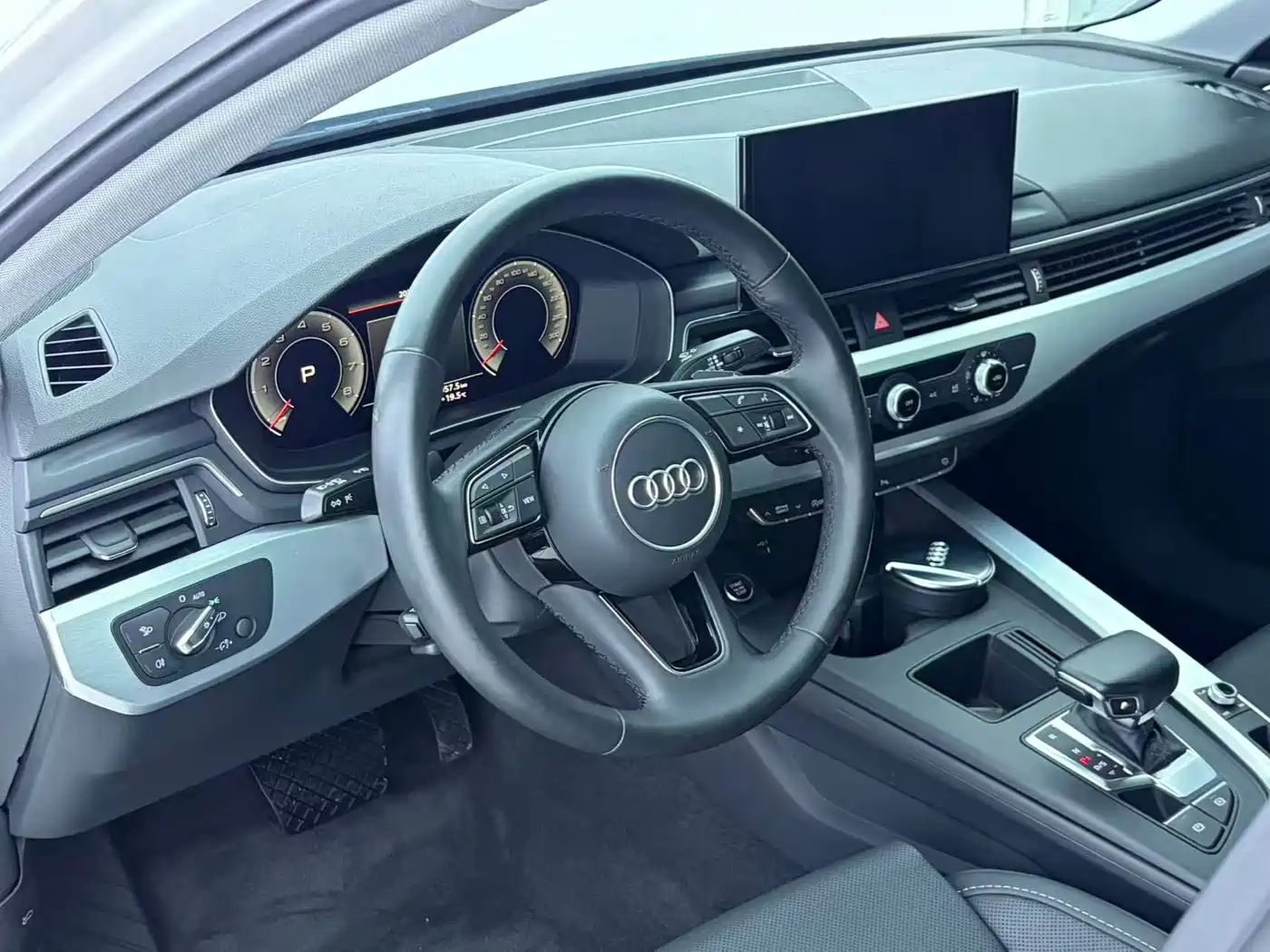 Audi A4L 2022 40 TFSI Fashion Dynamic фото 6