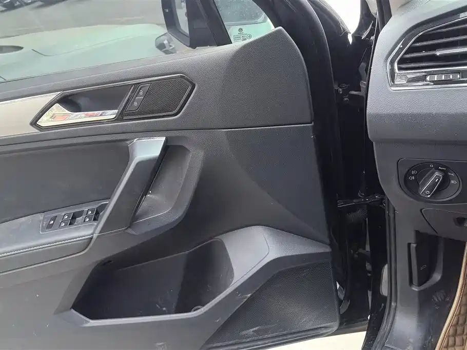 Volkswagen Tiguan L 2021 330TSI Automatic 2WD Smart фото 7