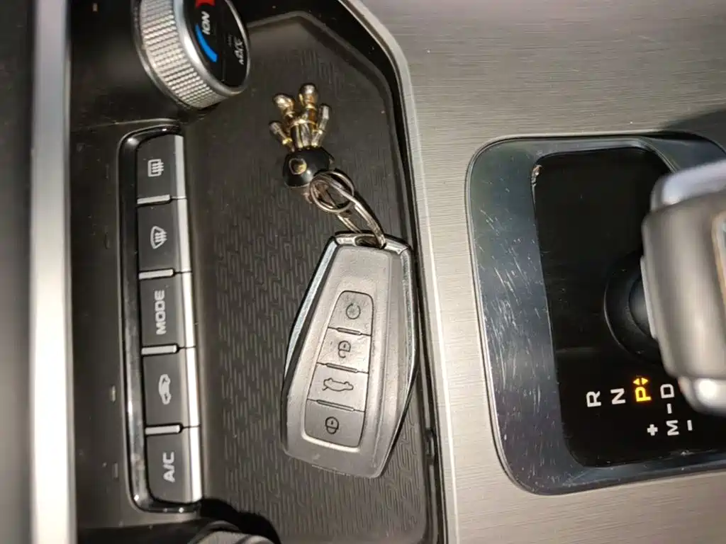 Фото 9 - Geely Coolray