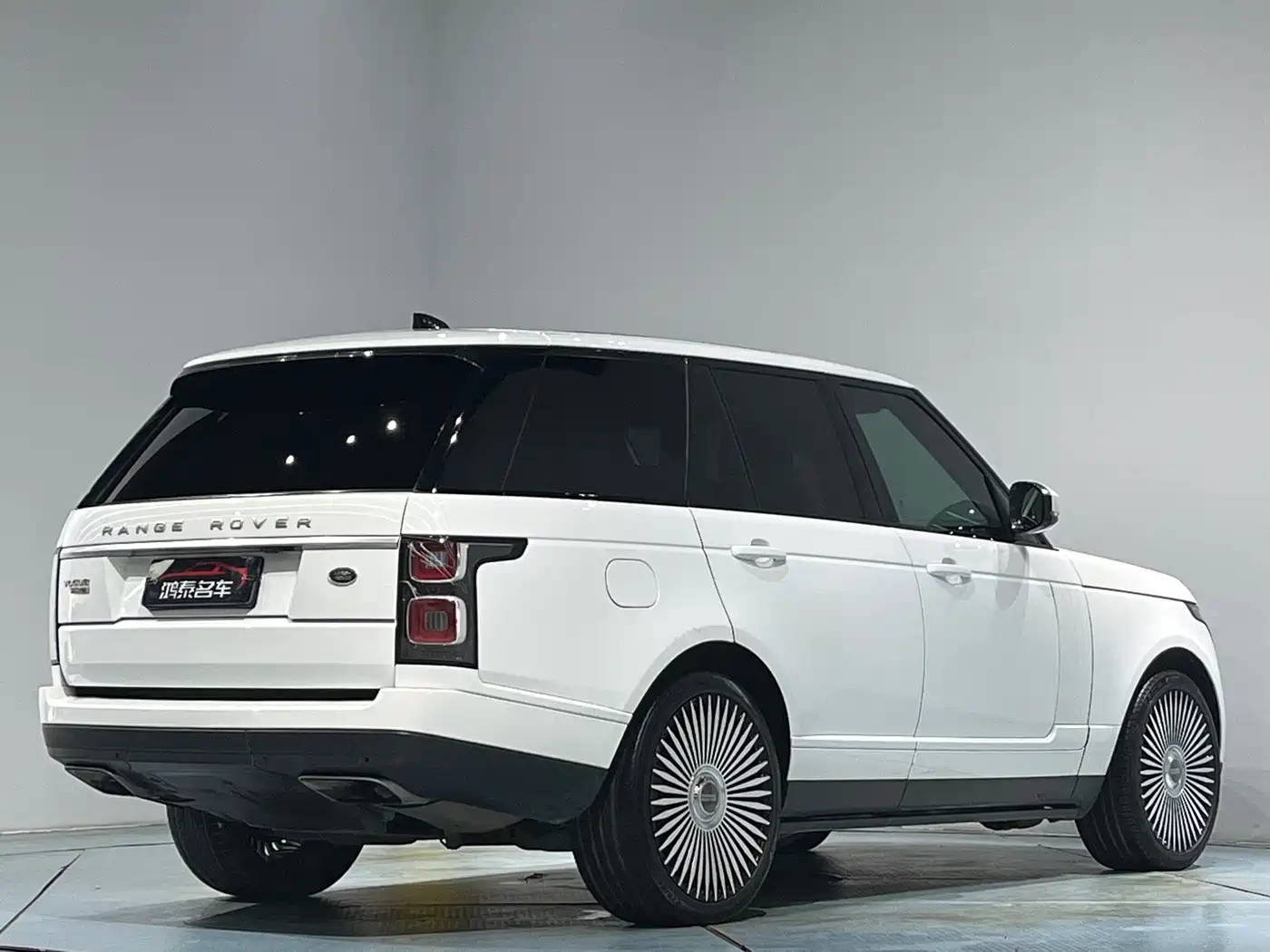 Land Rover Range Rover 2018 3.0 SC V6 Vogue Heritage Edition фото 24