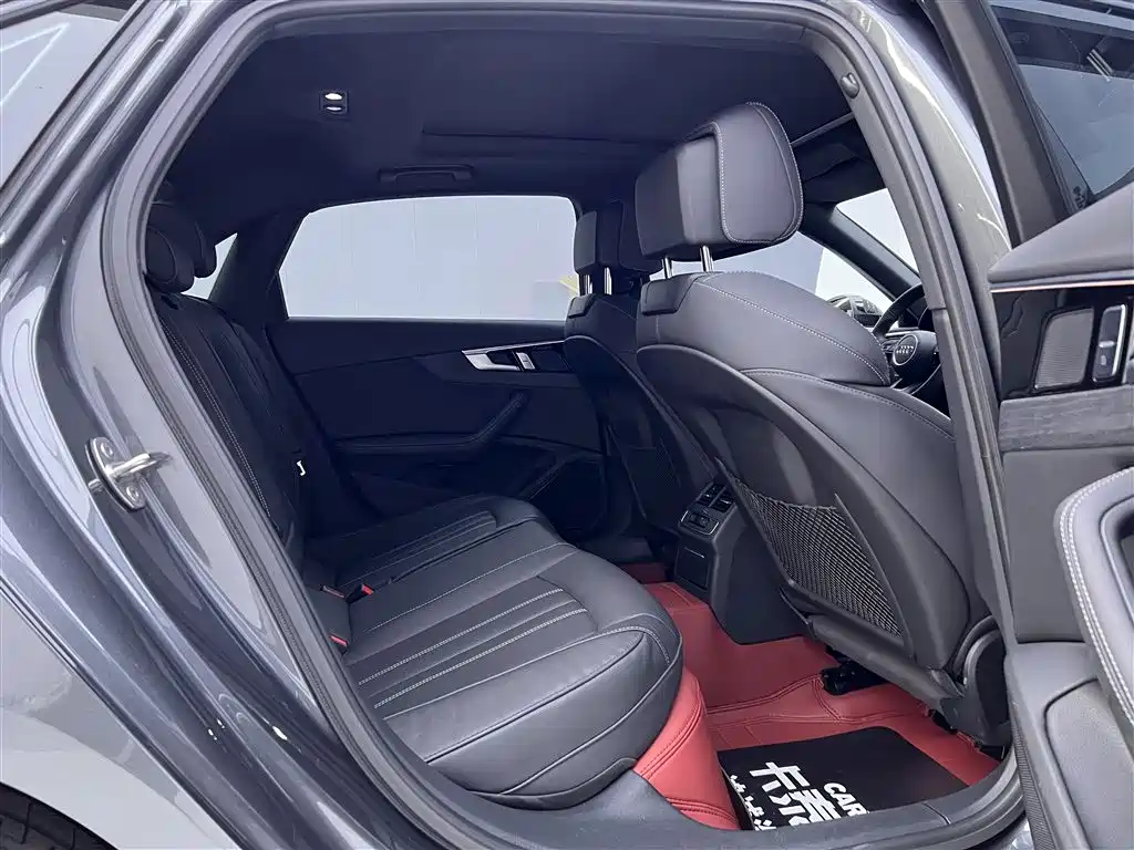 Audi A4L 2023 40 TFSI Luxury Sport фото 24