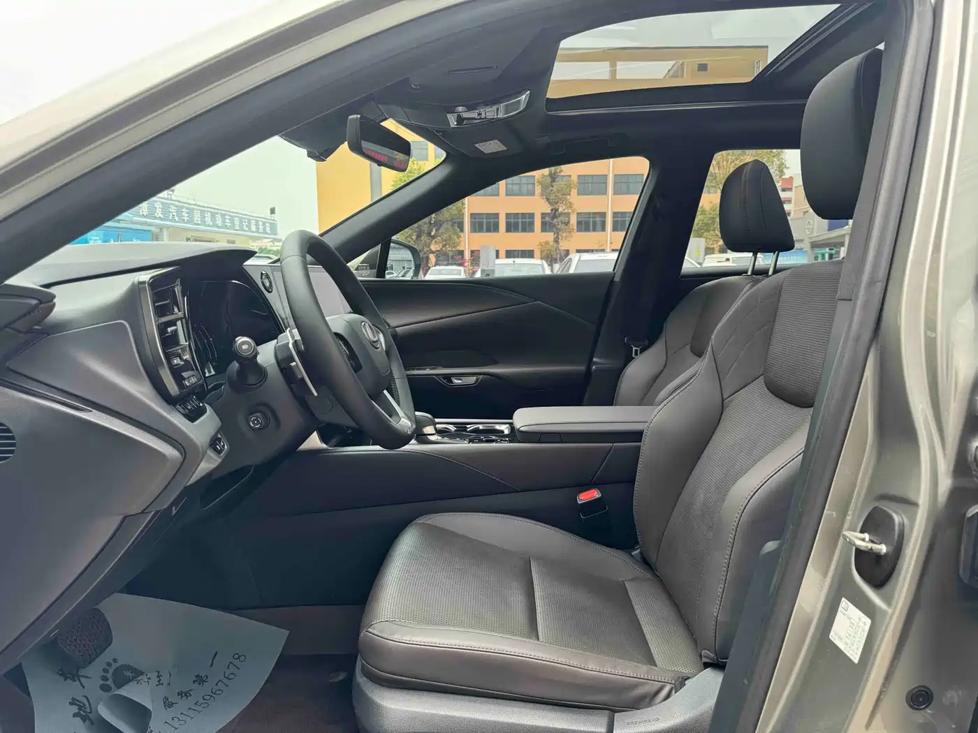 Lexus RX 2023 350h 4WD Pure Edition фото 4