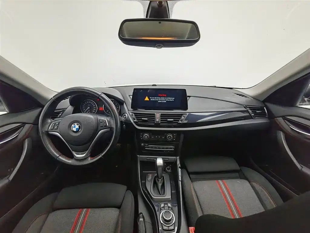 BMW X1 2013 sDrive18i Sport Design Package фото 5