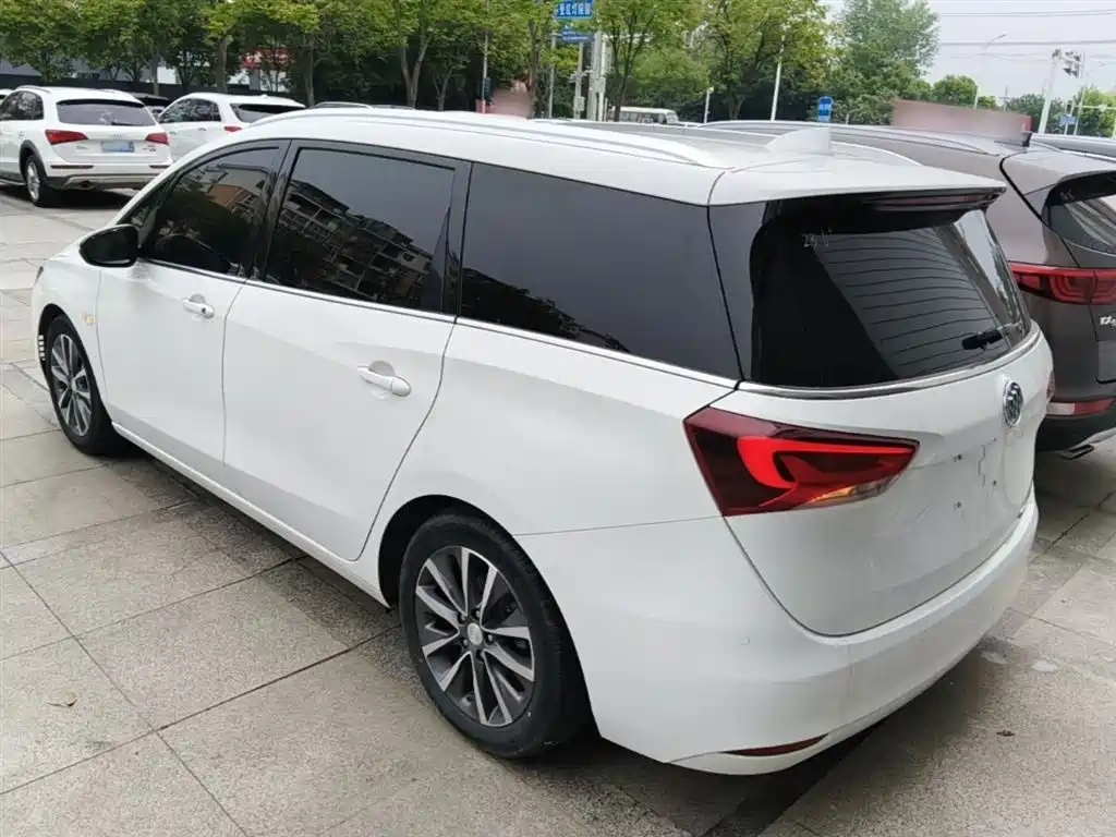 BUICK GL6