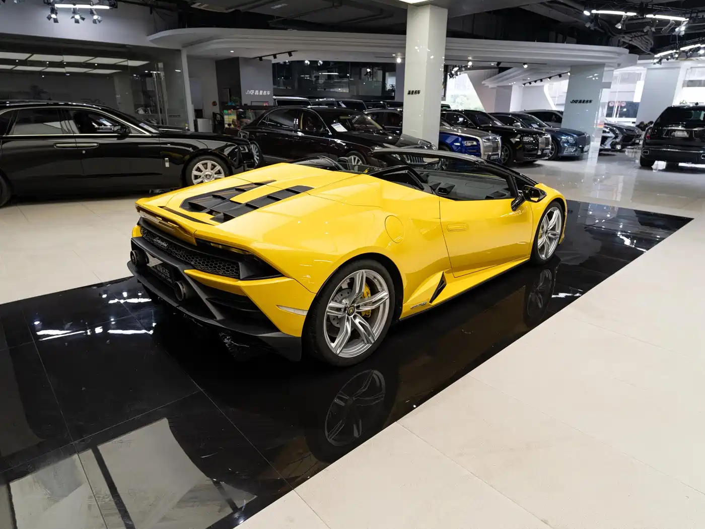 LAMBORGHINI HURACÁN