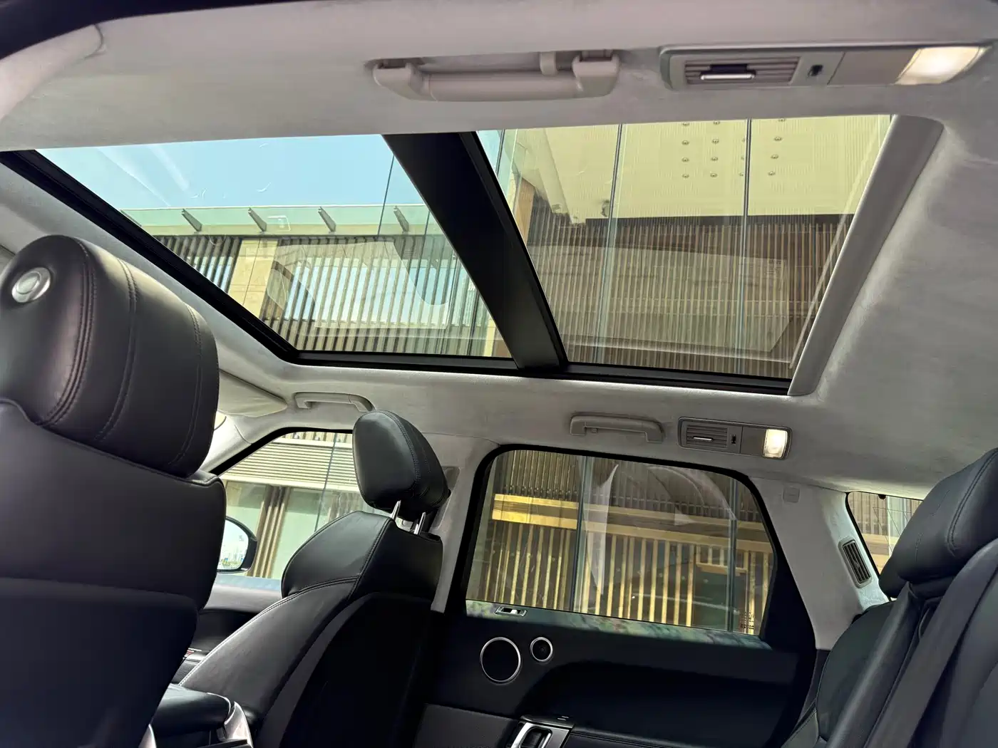 Land Rover Range Rover Sport 2017 3.0 SC V6 SE фото 42