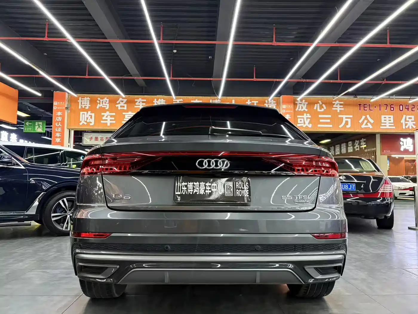Фото 16 - Audi Q8