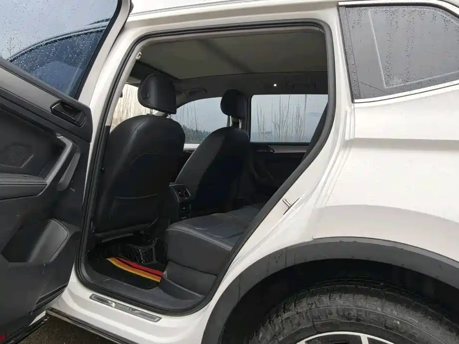 Volkswagen Tiguan L 2020 330TSI Auto 2WD Smart Luxury China VI фото 3