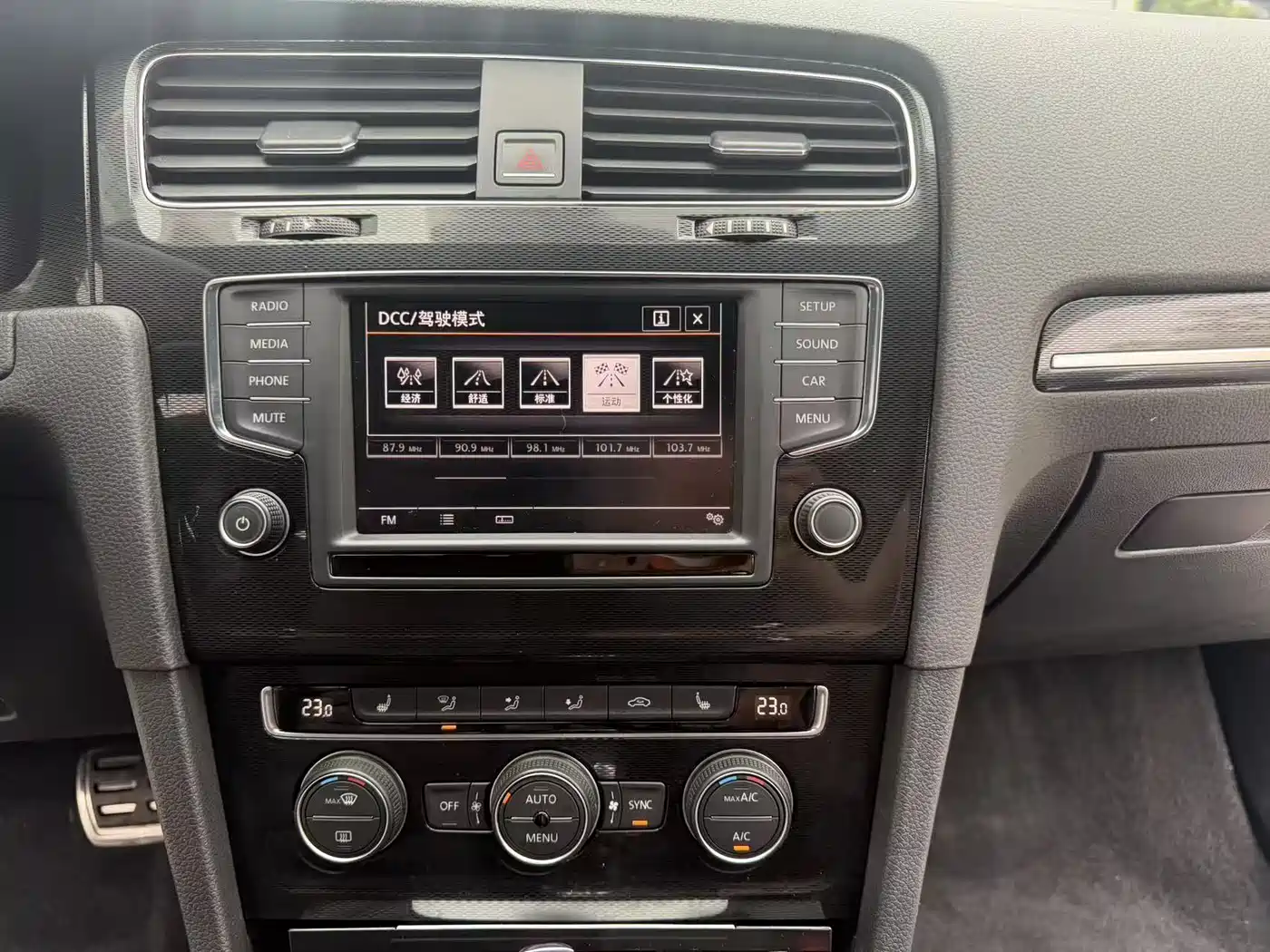 Volkswagen Golf GTI 2016 2.0TSI GTI фото 14