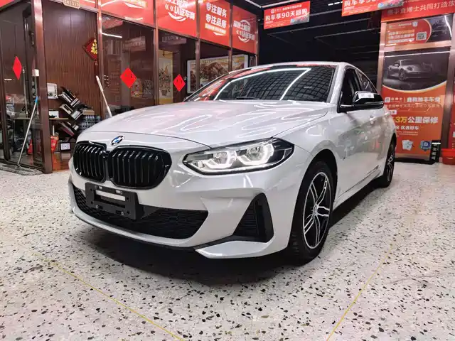 BMW 1 SERIES