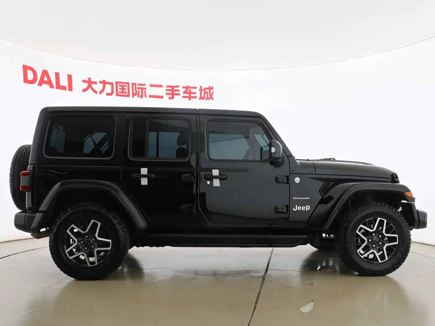 Jeep Wrangler 2024 2024 Model 2.0T Sahara Four-Door Version
